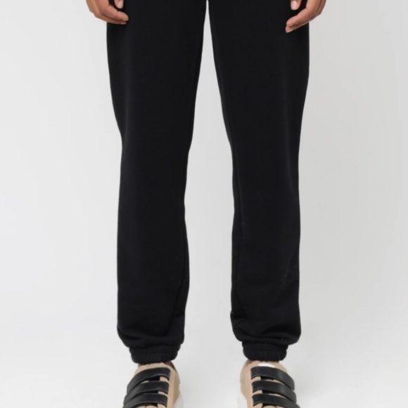 Baserange Black Basic sweatshirt and Pants (2pc set) - Picture 2 of 6